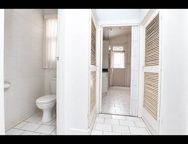 2.5 BEDROOM APARTMENT FOR SALE IN ESSENWOOD